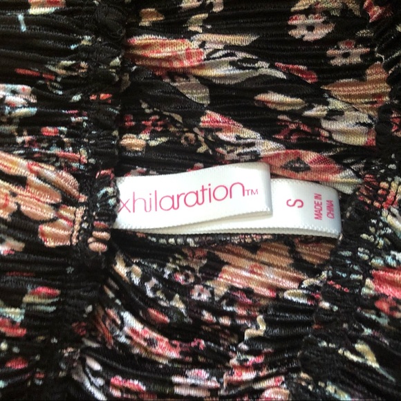 Floral Pleated Pants - Picture 3 of 3